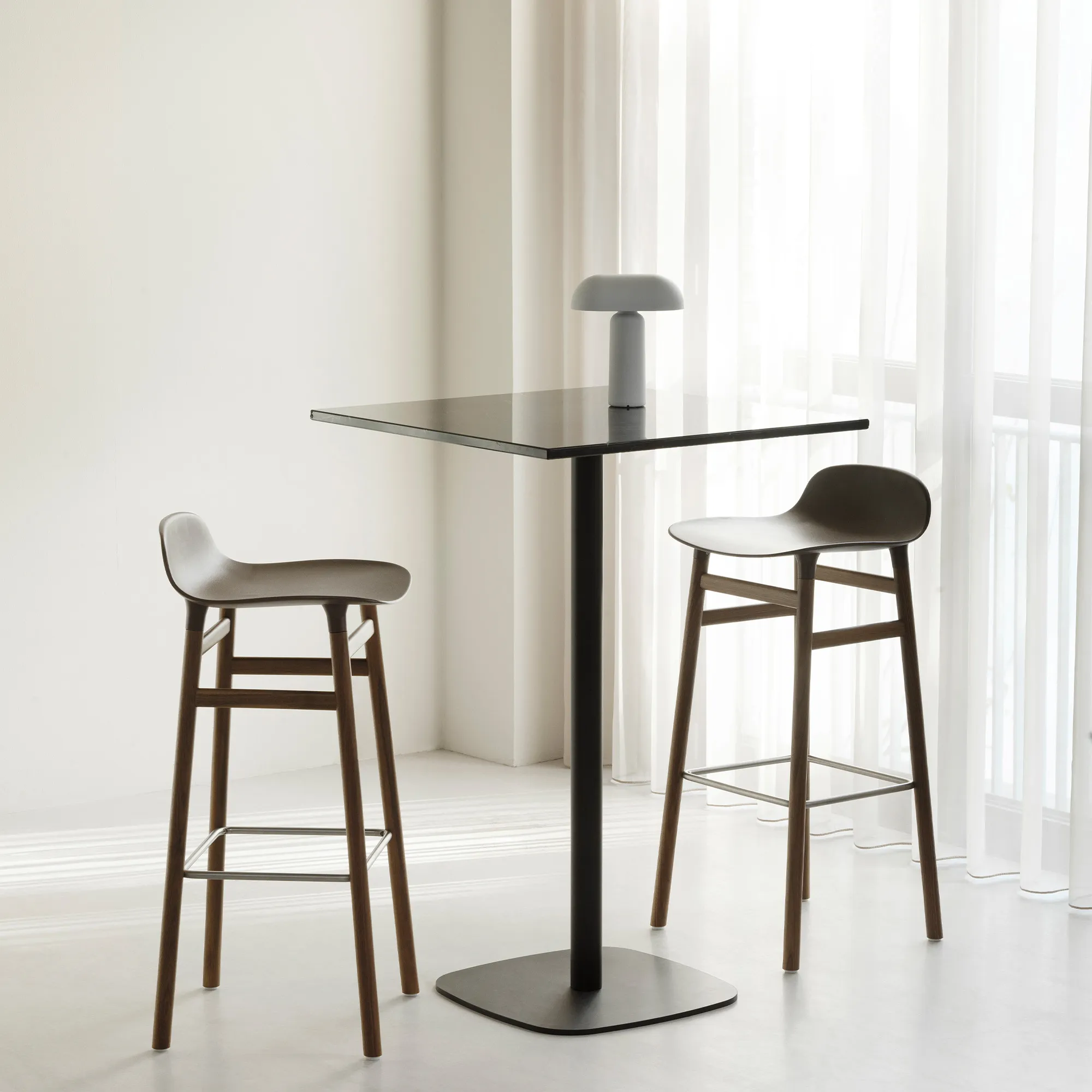 Form Barstool 65 cm Black Oak - 9