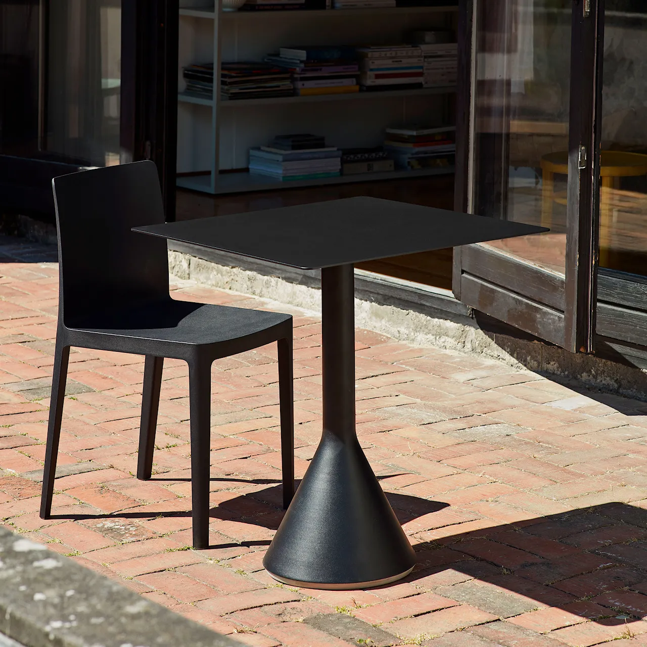 Palissade Cone Table - Anthracite - 65x65 cm