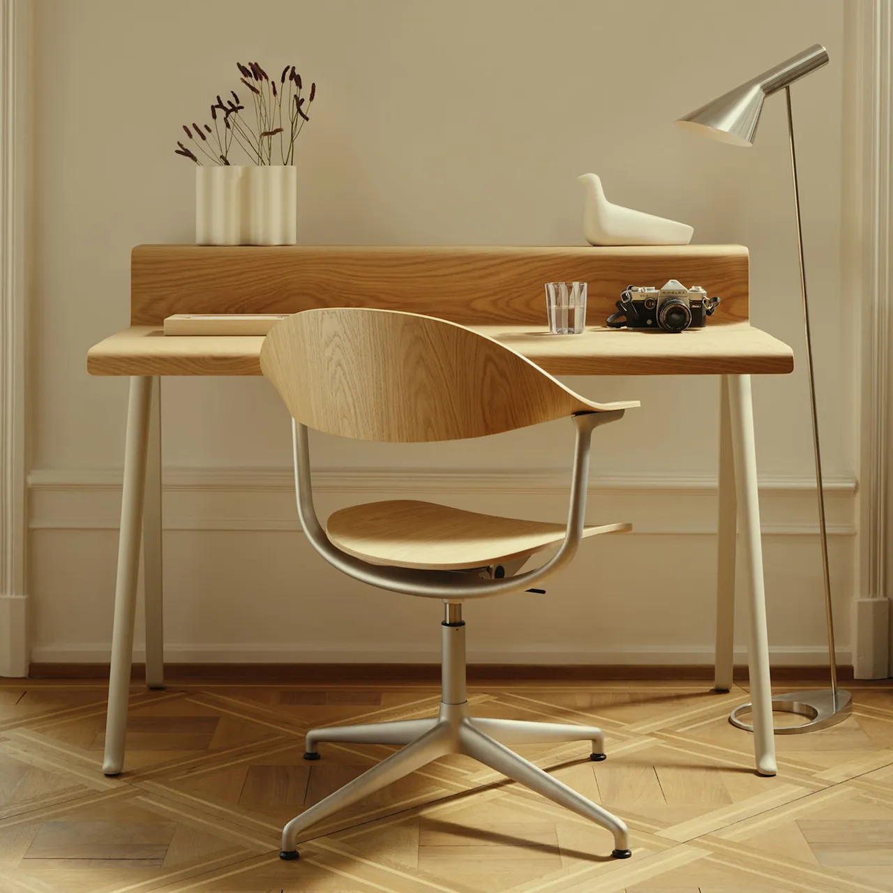 Mynt desk chair natural oak 