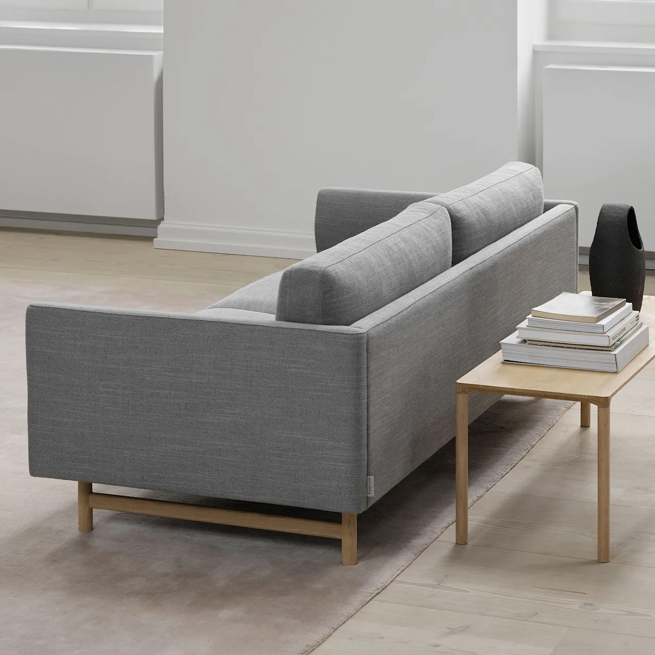 Calmo 2-Seater Sofa Lacquered Oak
