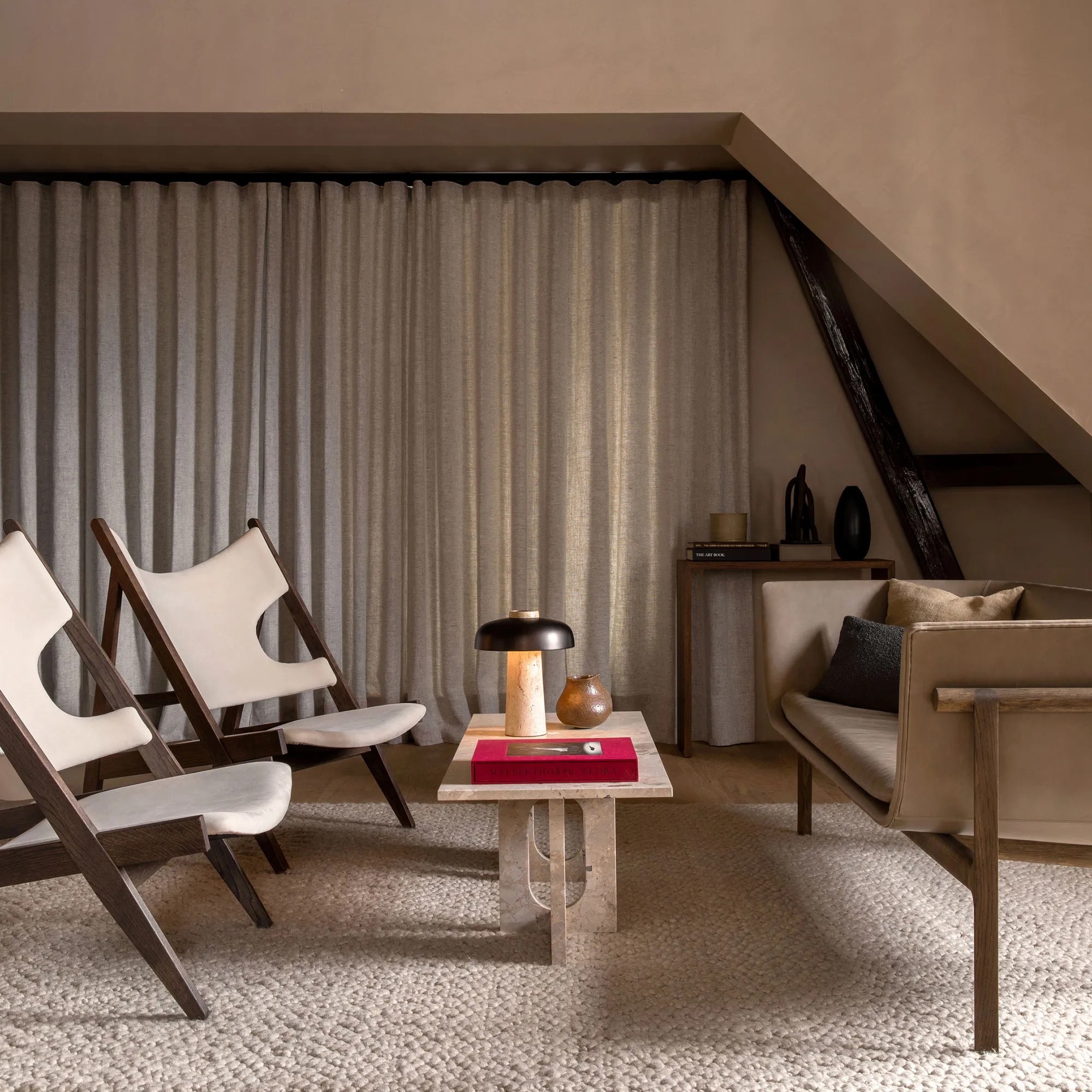 Androgyne Lounge Table - 7
