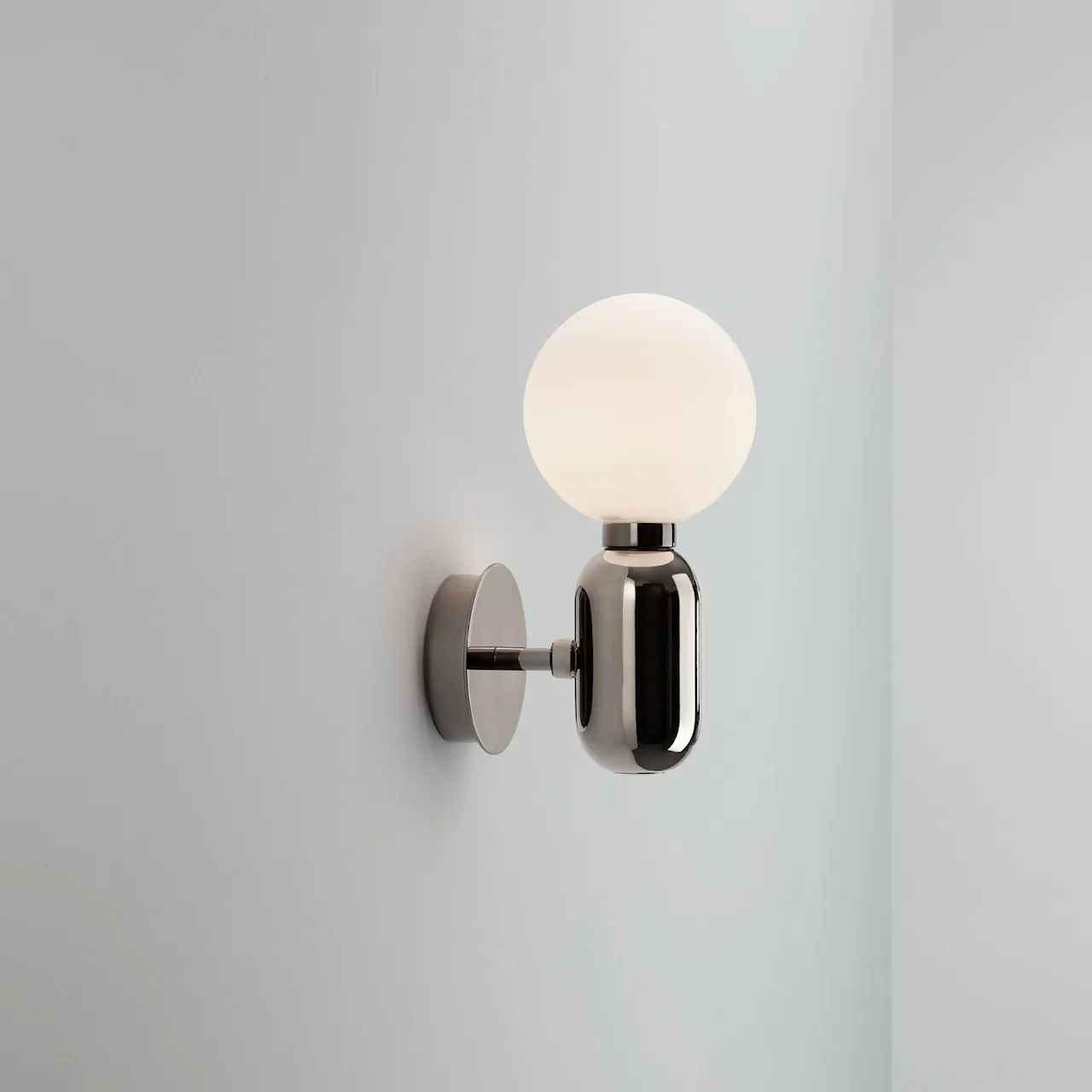 Aballs A Wall Lamp