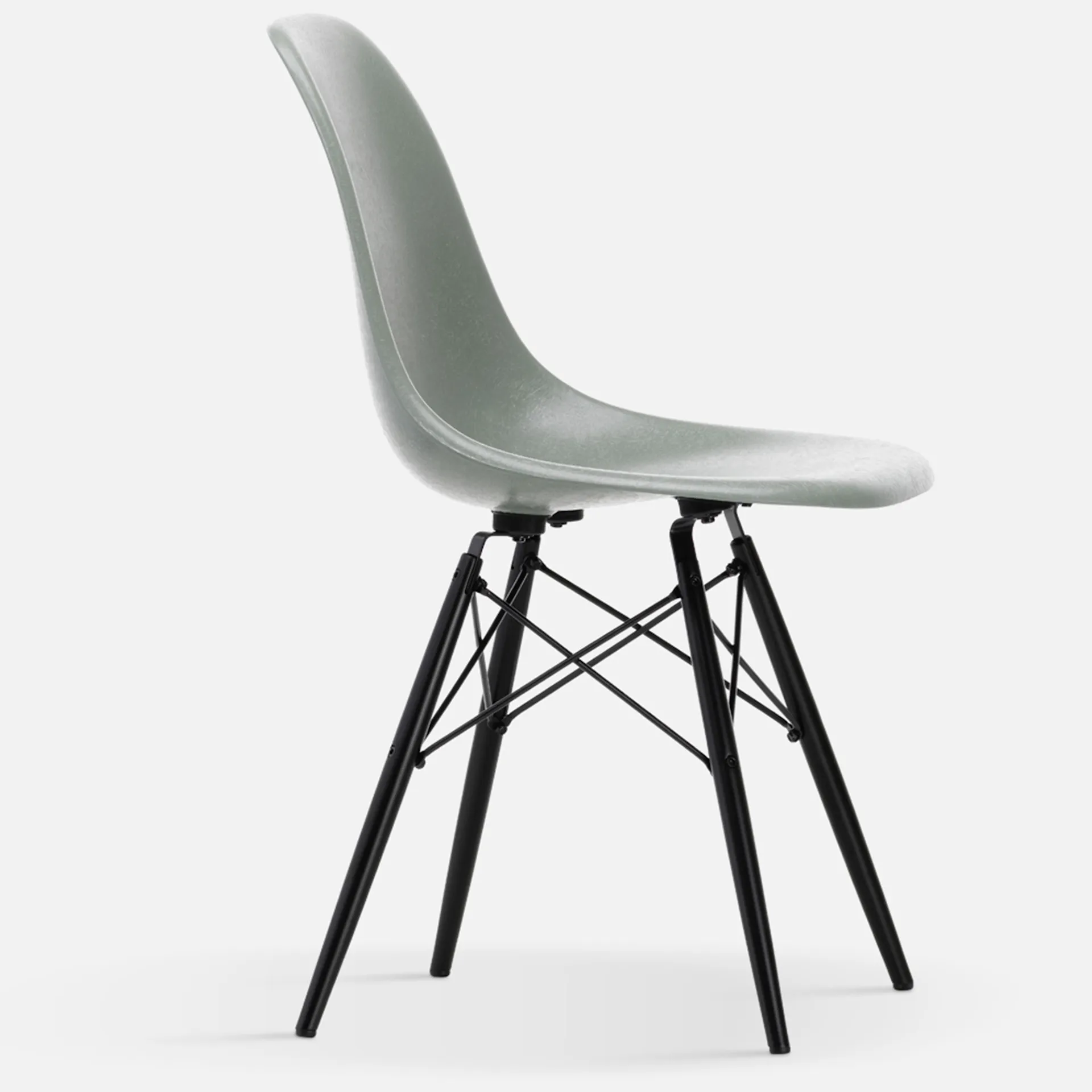 Eames Fiberglass Chair DSW - Vitra - Charles & Ray Eames - NO GA