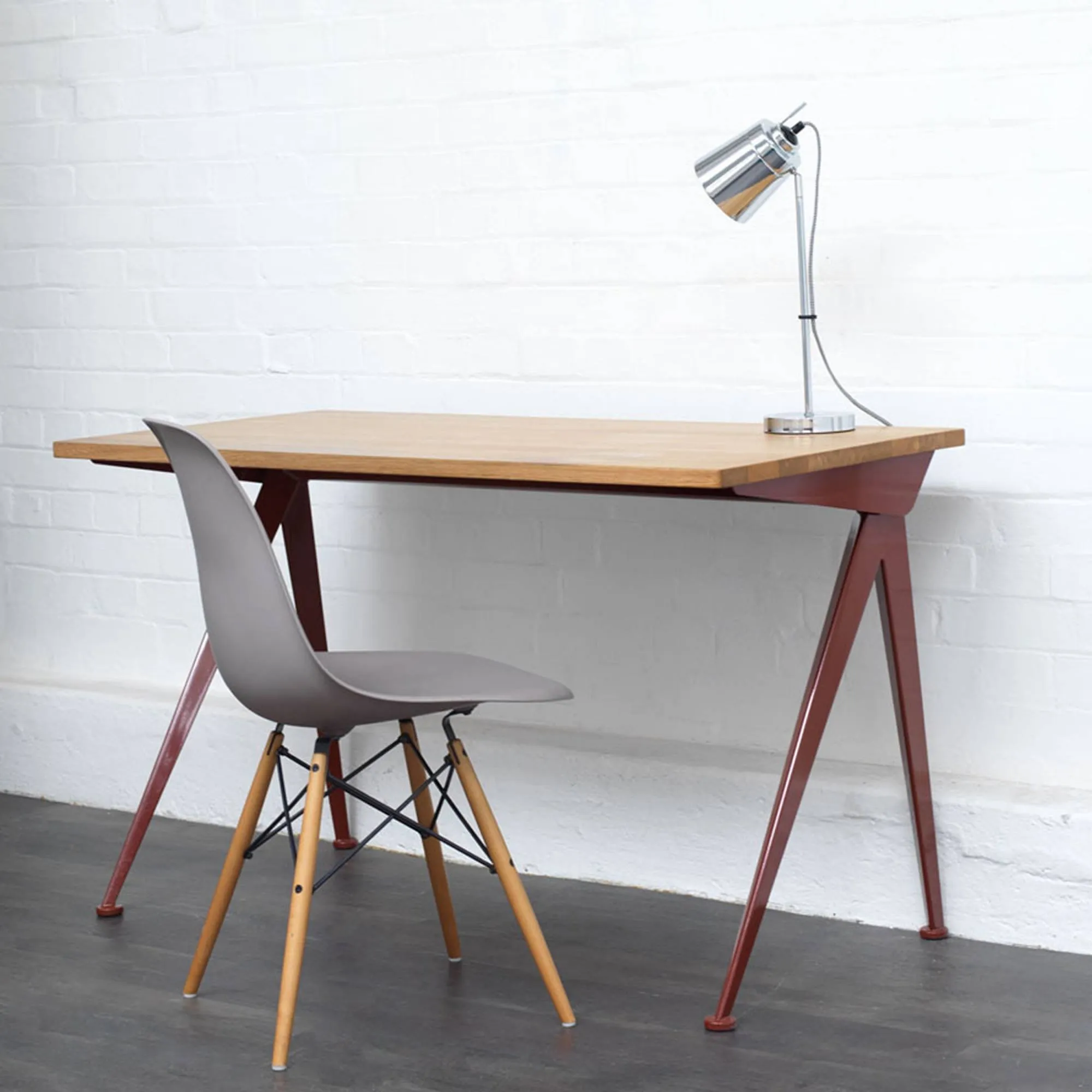 Compas Direction Desk - 2