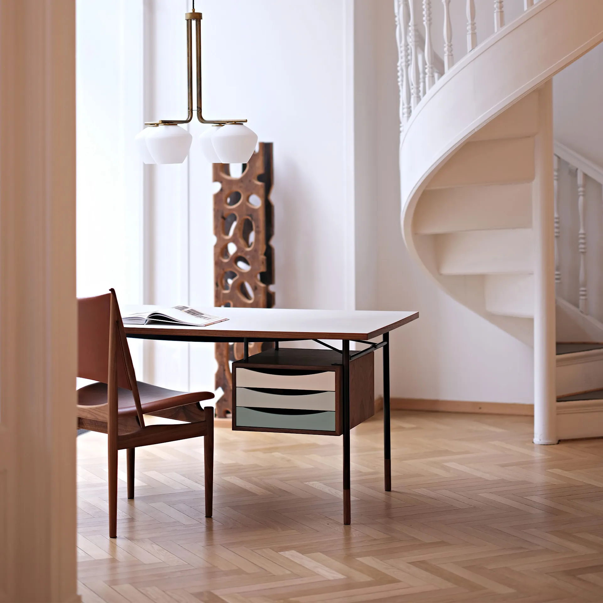 Nyhavn Desk, 170 cm, with Tray Unit, Oak Clear oil/Black linoleum, Black Steel, Cold - House of Finn Juhl - Finn Juhl - NO GA