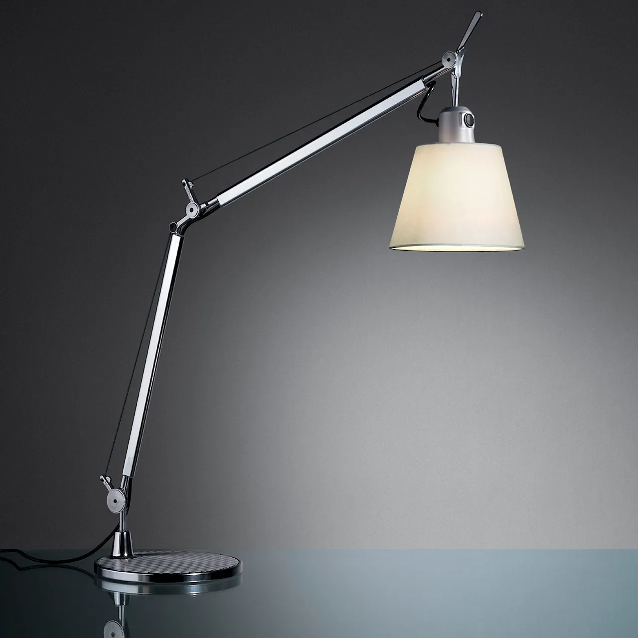 Tolomeo Basculante Skrivebordslampe