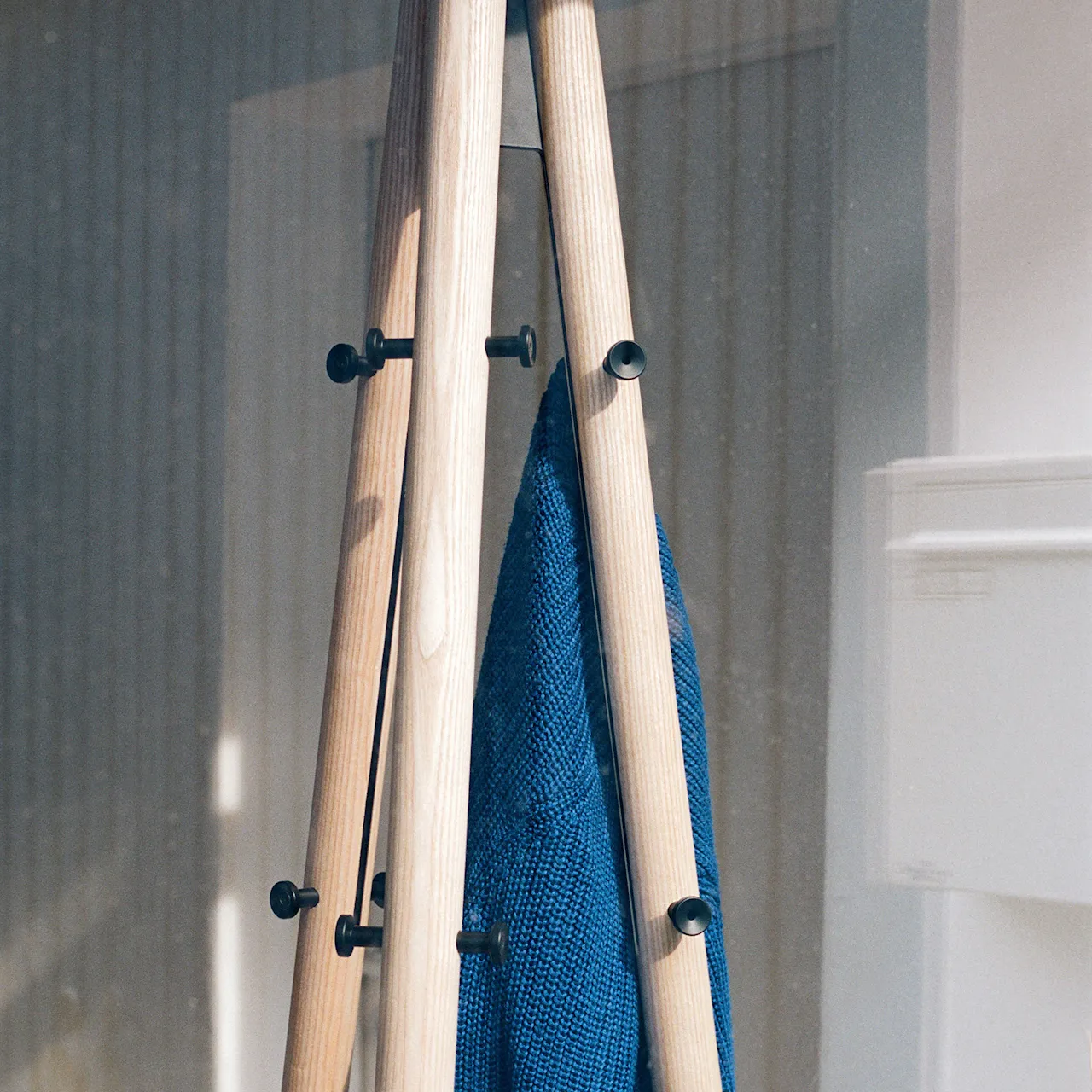 Kiila Coat Stand