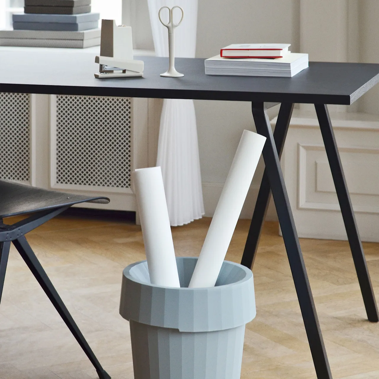 Loop Stand Table with Support Black 180 x 87,5 cm