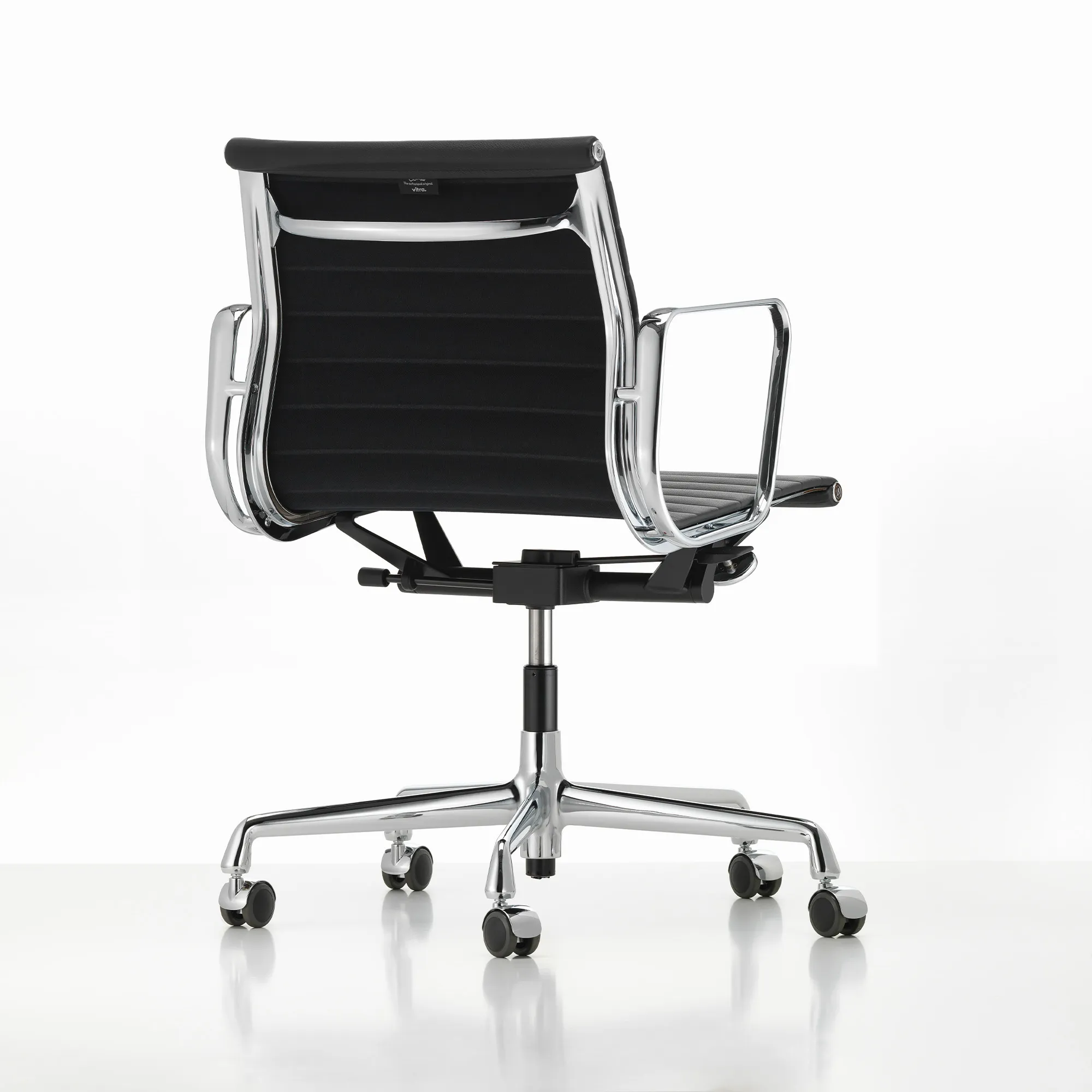 EA 117 Aluminium Chair - 14