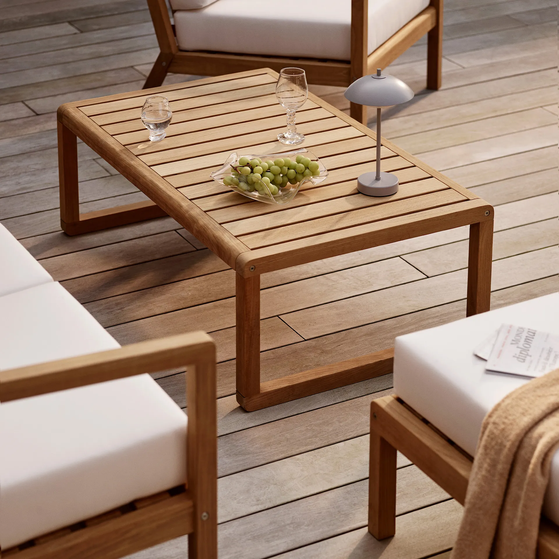 Virkelyst Outdoor Table 113 x 68 cm - Fritz Hansen - NO GA