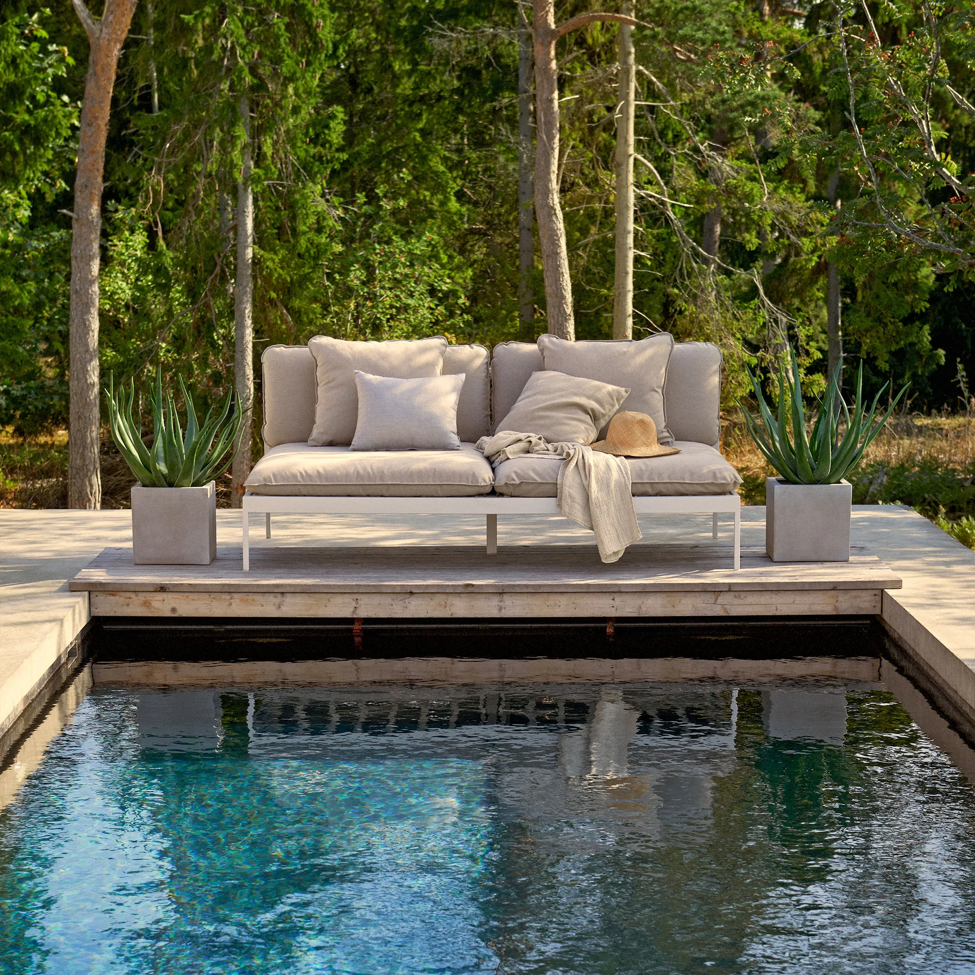 Bönan Lounge Chair - 13