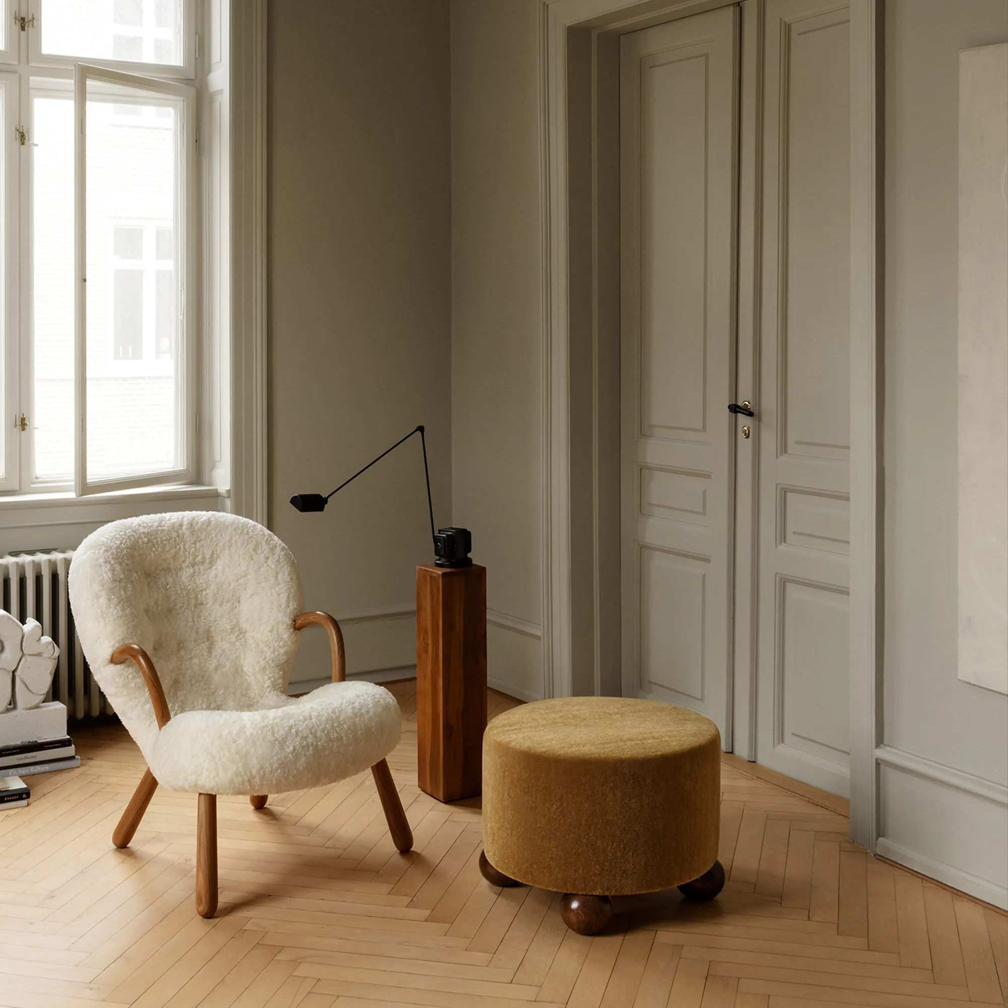 Clam Chair - 14