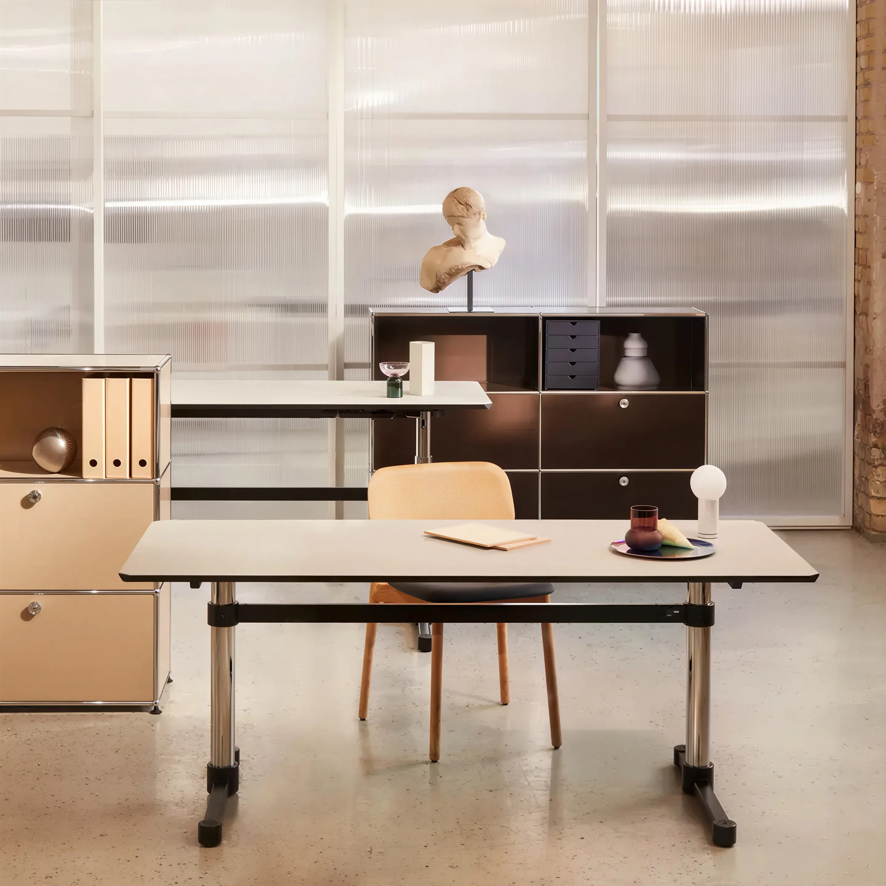USM Kitos T6 Desk - 3