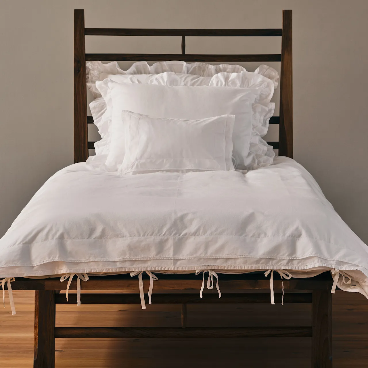 Broderie Anglaise Perle Broken White Duvet Cover
