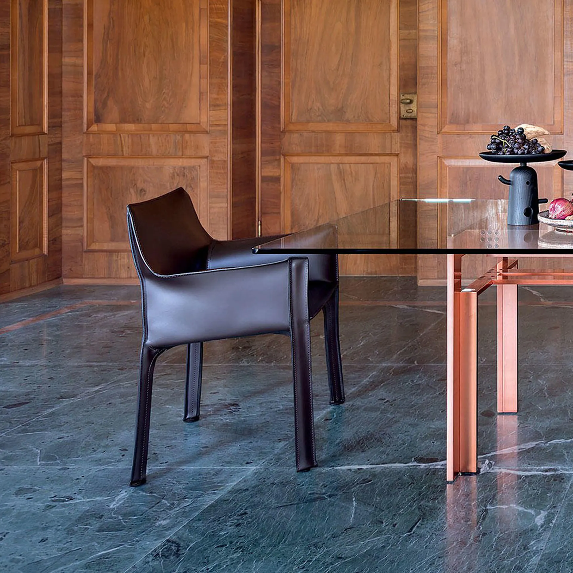 Cab 413 Cowhide chair | Mario Bellini | Cassina