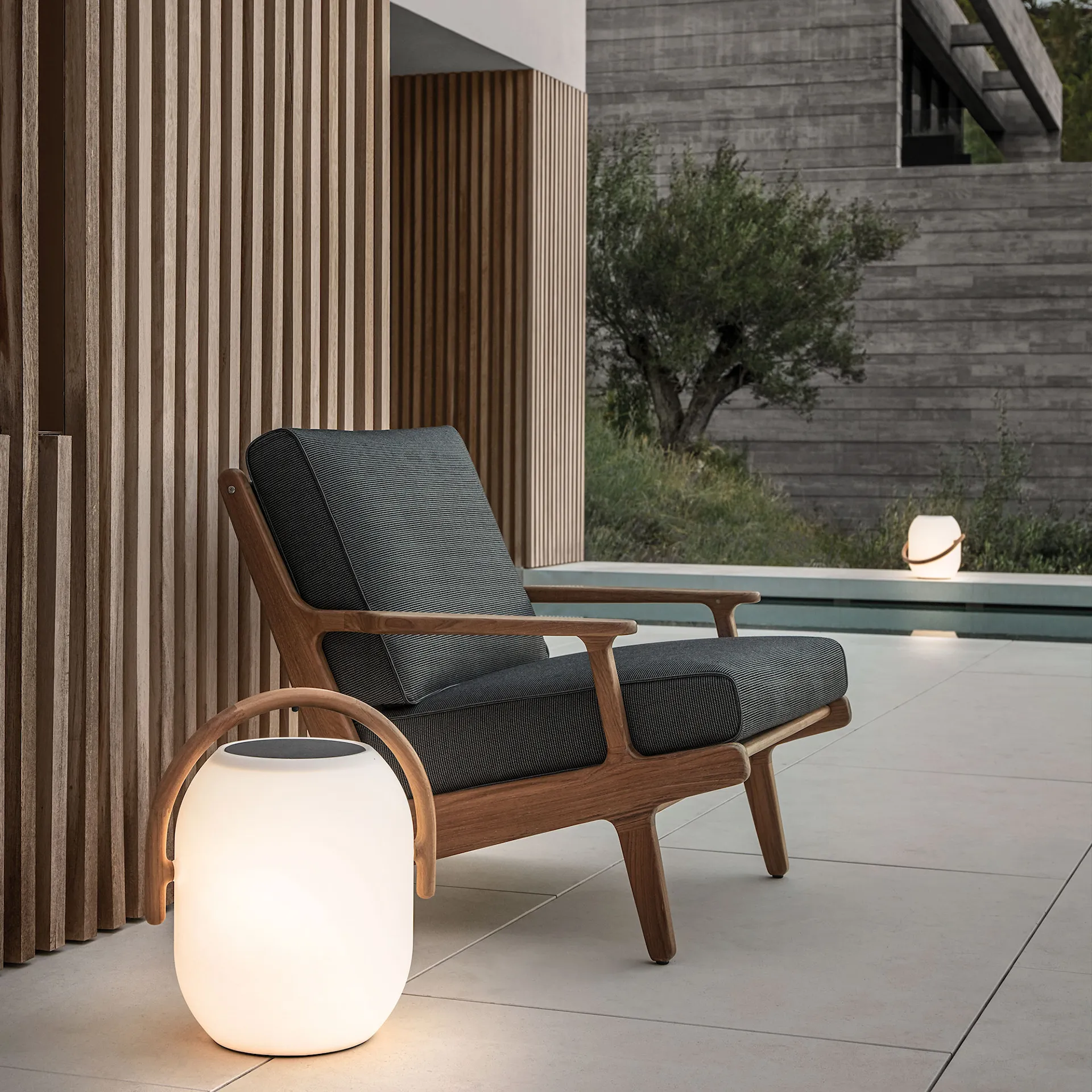 Ambient Cocoon Lamp - Gloster - NO GA