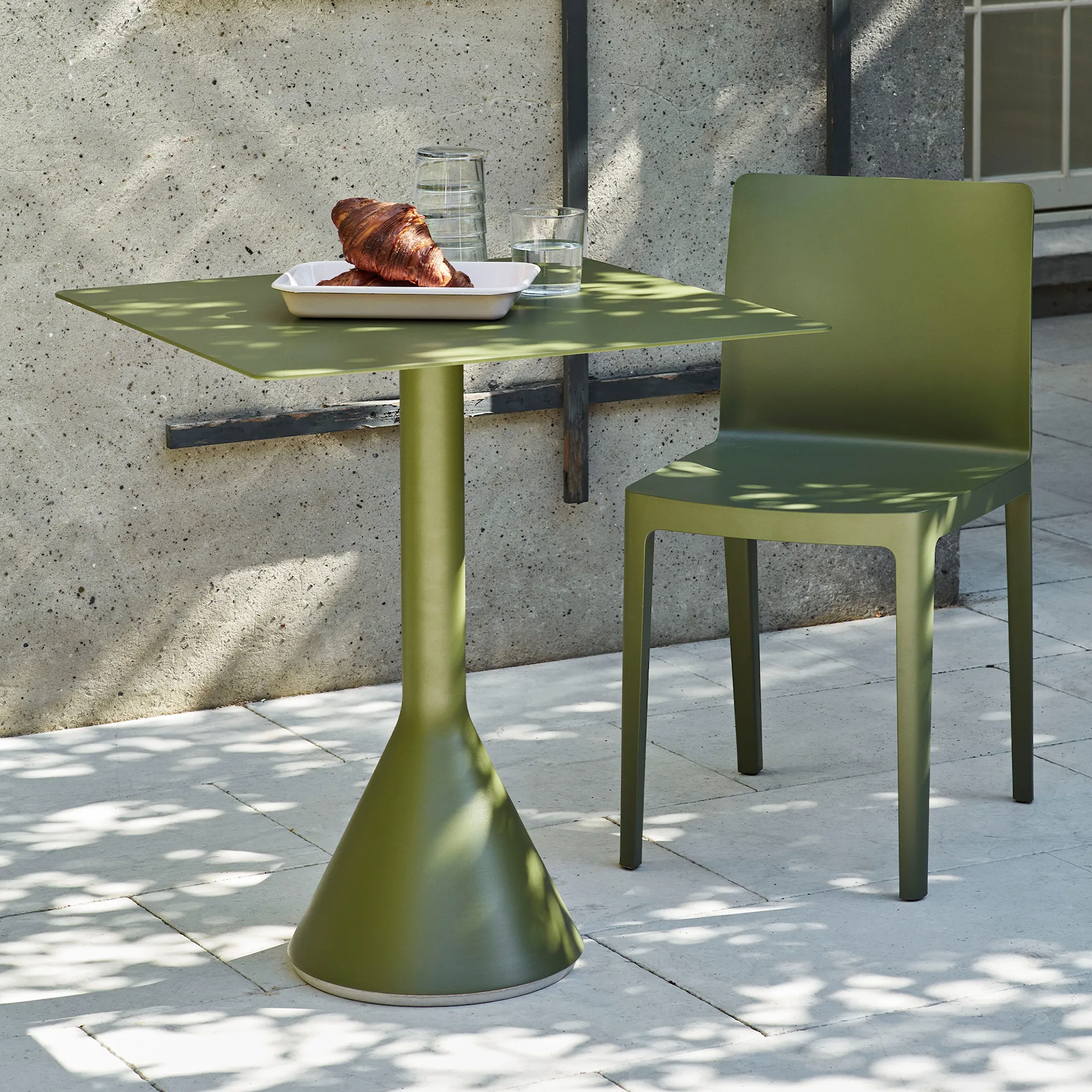 Palissade Cone Outdoor Bar Table - HAY - Ronan & Erwan Bouroullec - NO GA