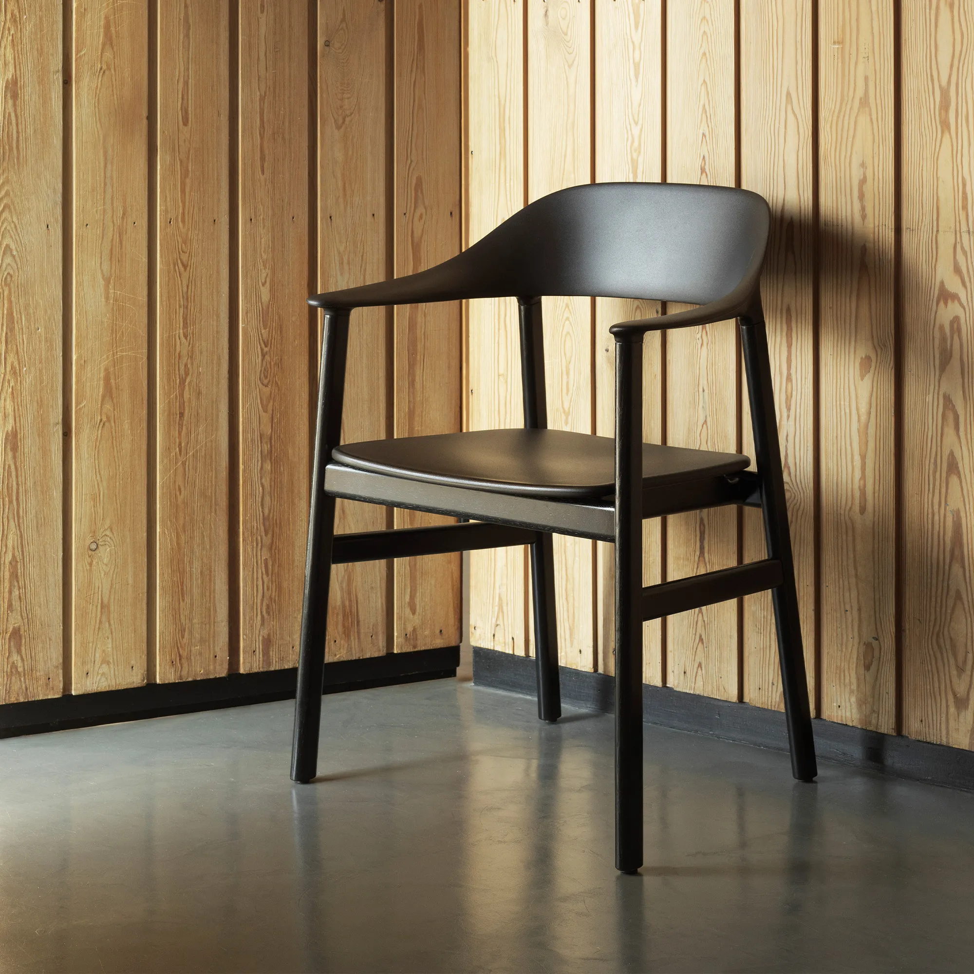 Herit Armchair Black Oak