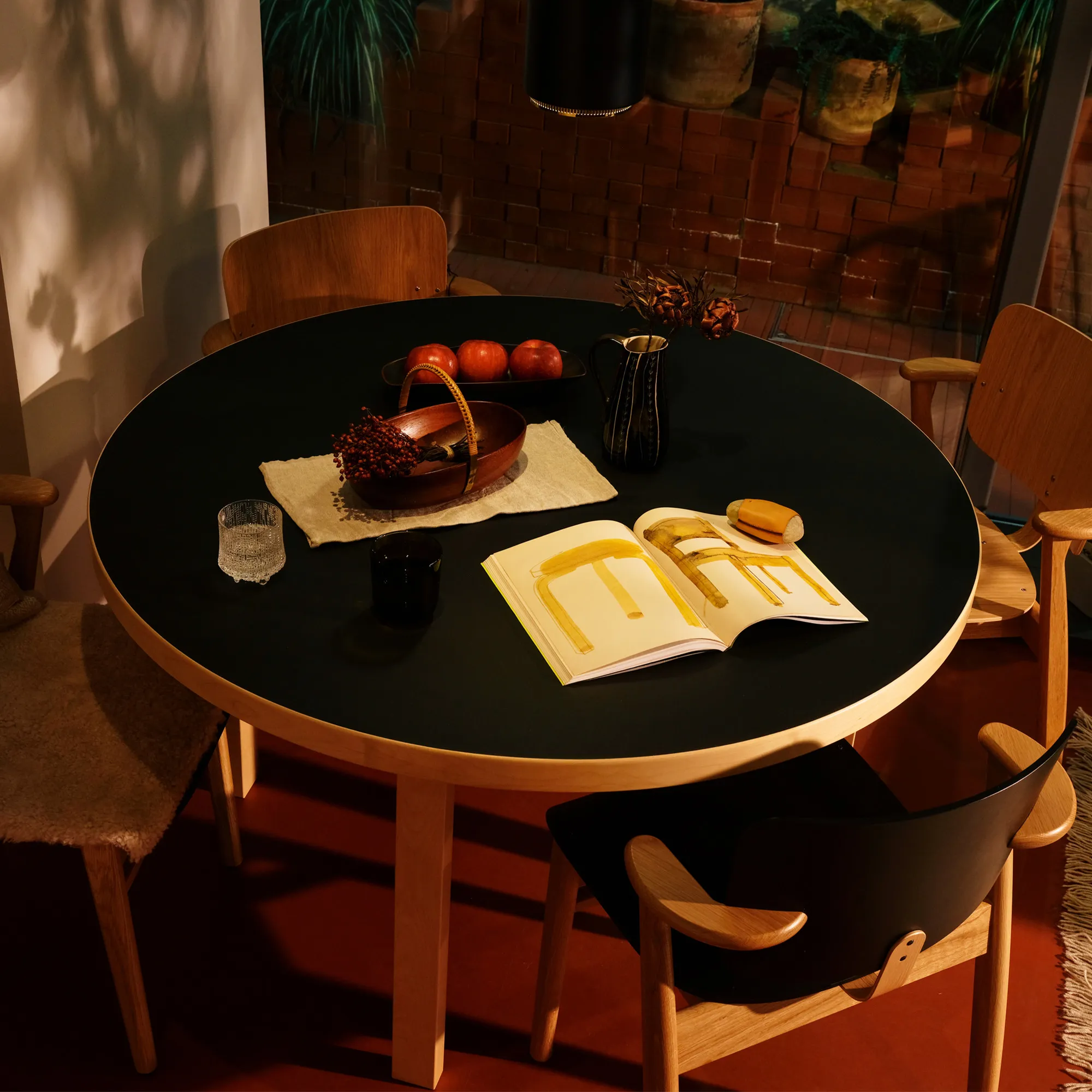 Aalto Table Round 91 - 3