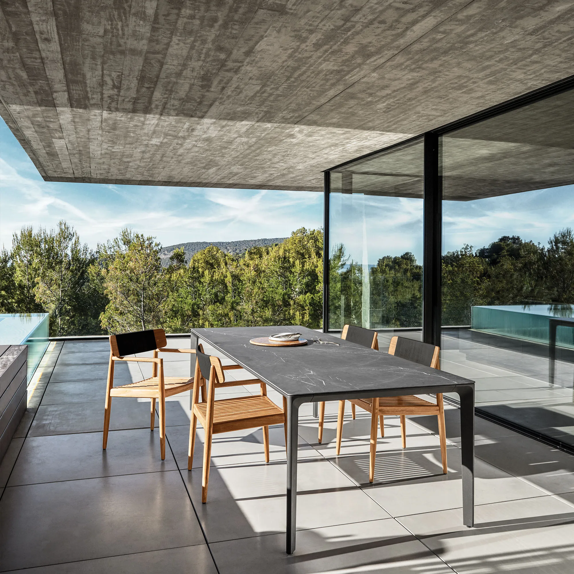 Carver Dining Table 220 cm - 4