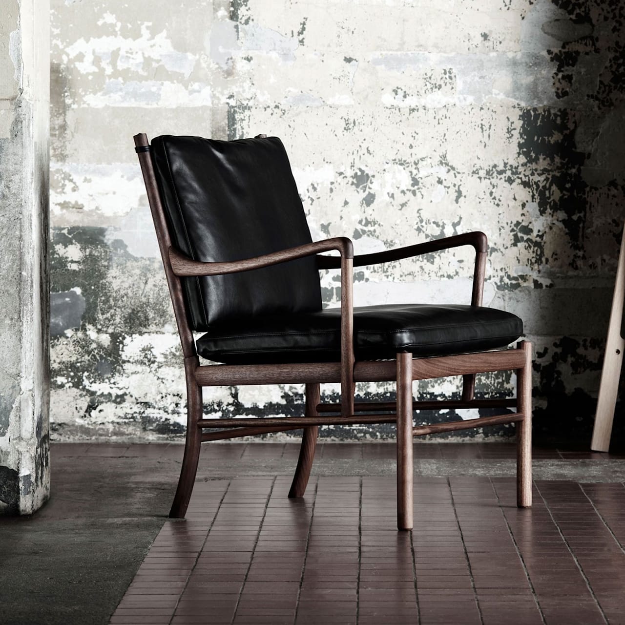 OW149 Colonial Chair - Valnød