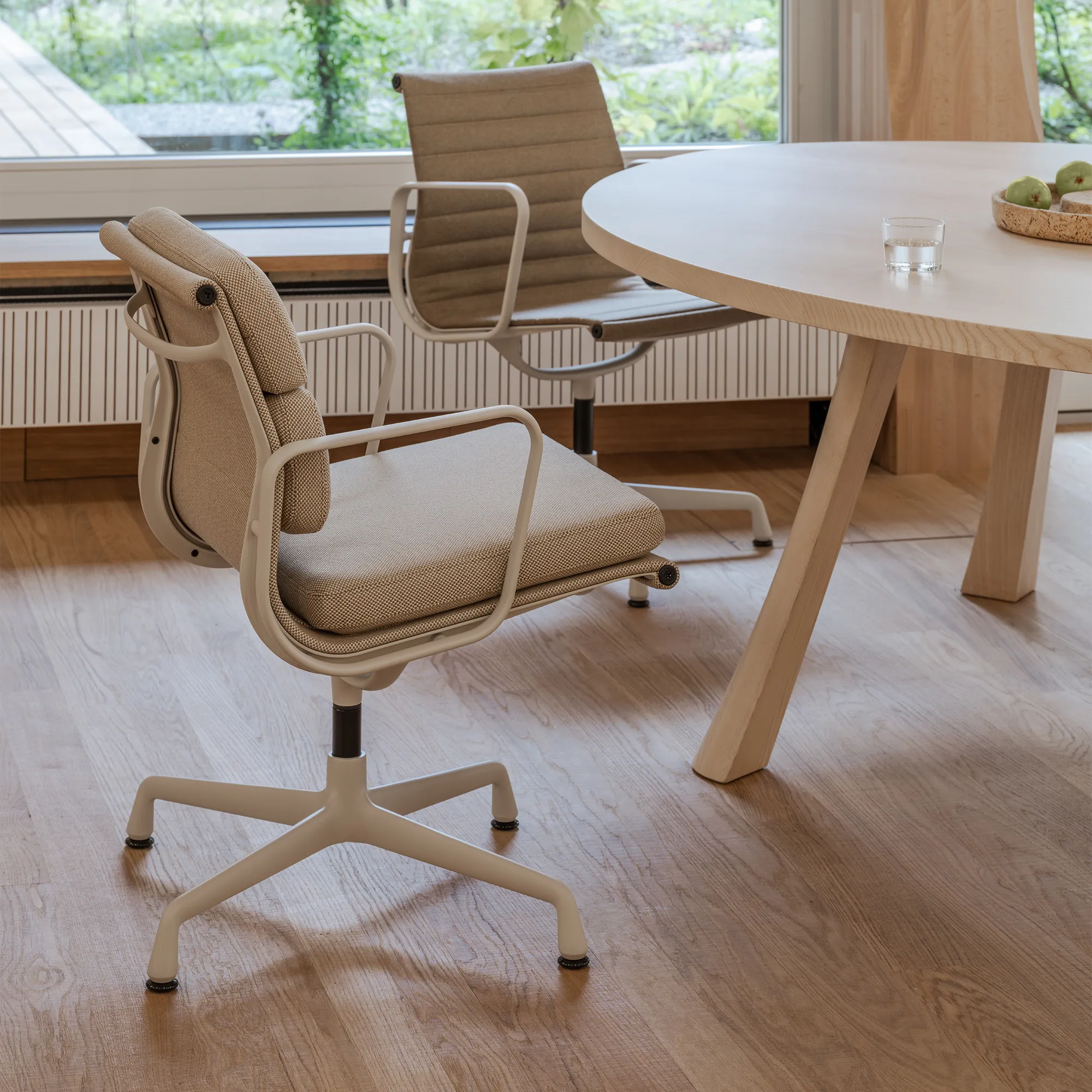 EA 108 Aluminium Chair - 6