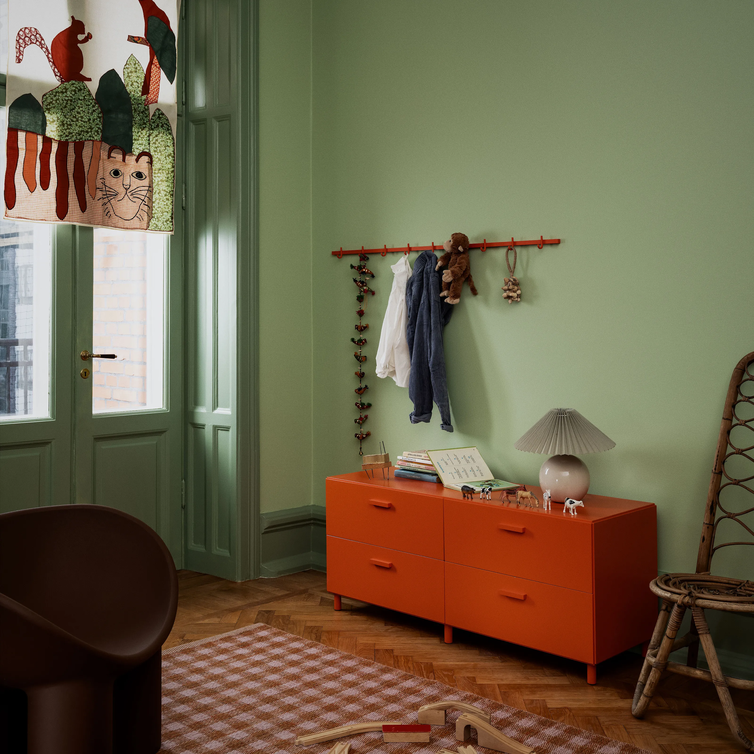 Relief Chest of Drawers Low Legs - 3