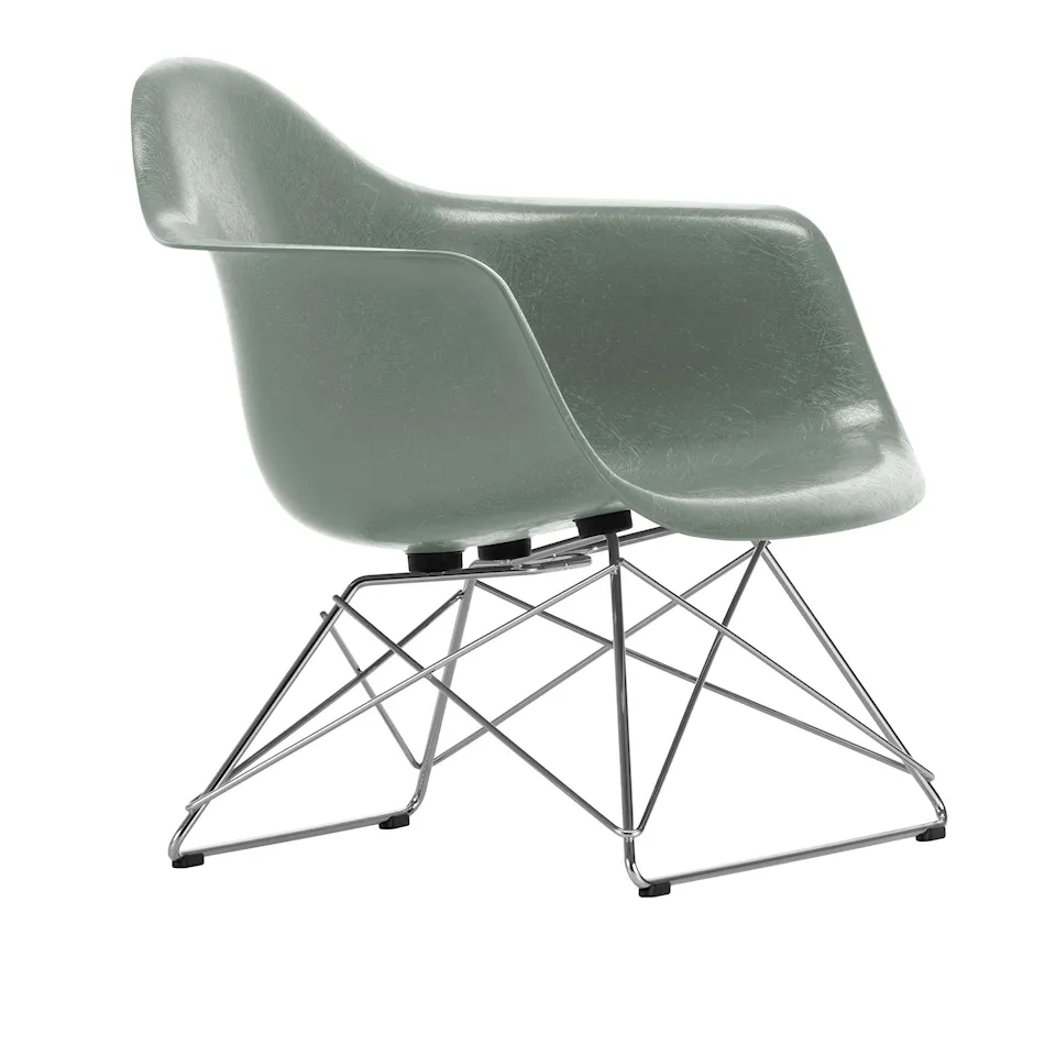 Eames Fiberglass Armchair LAR fauteuil