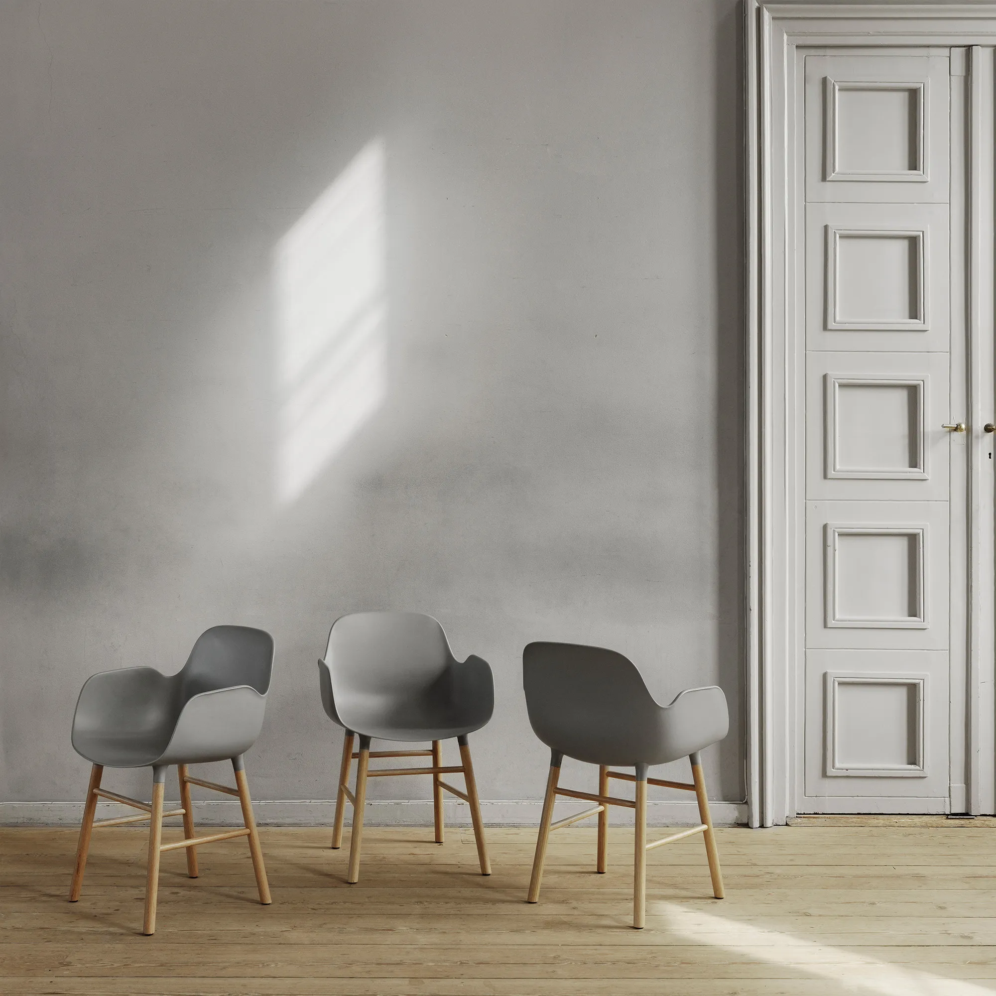 Form Armchair Walnut - 6