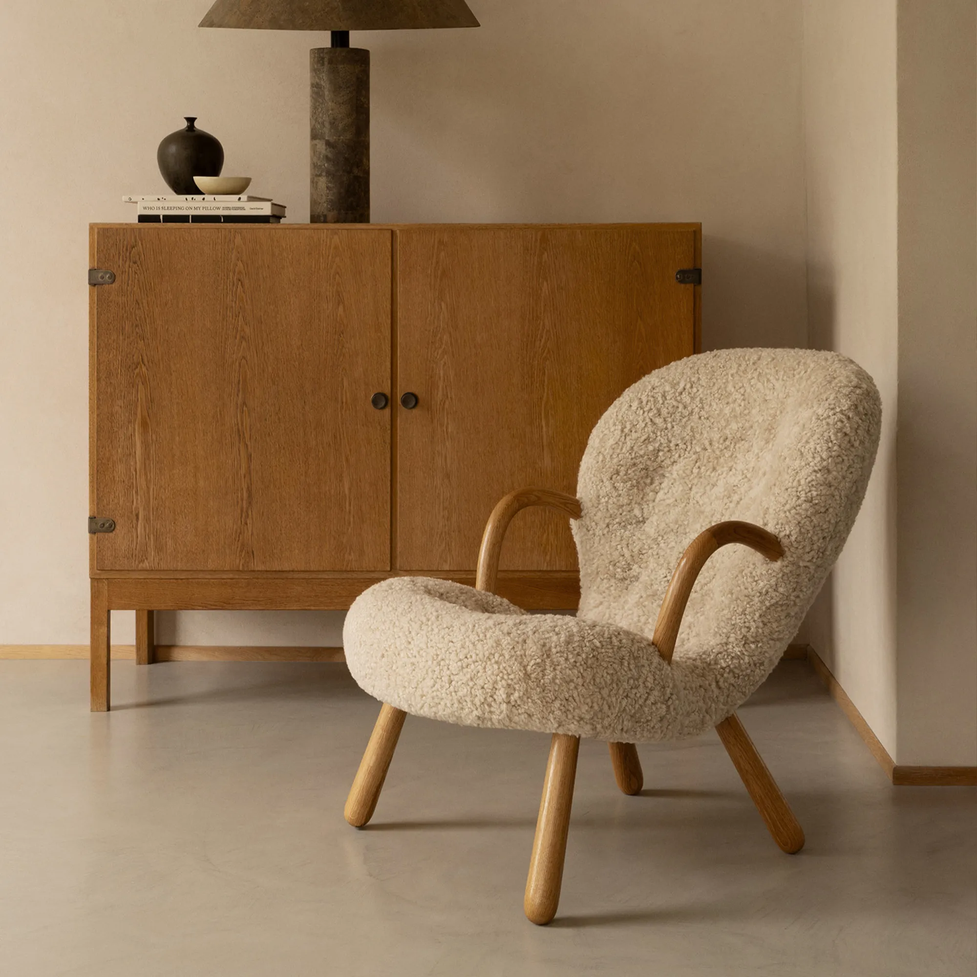 Clam Chair - 13