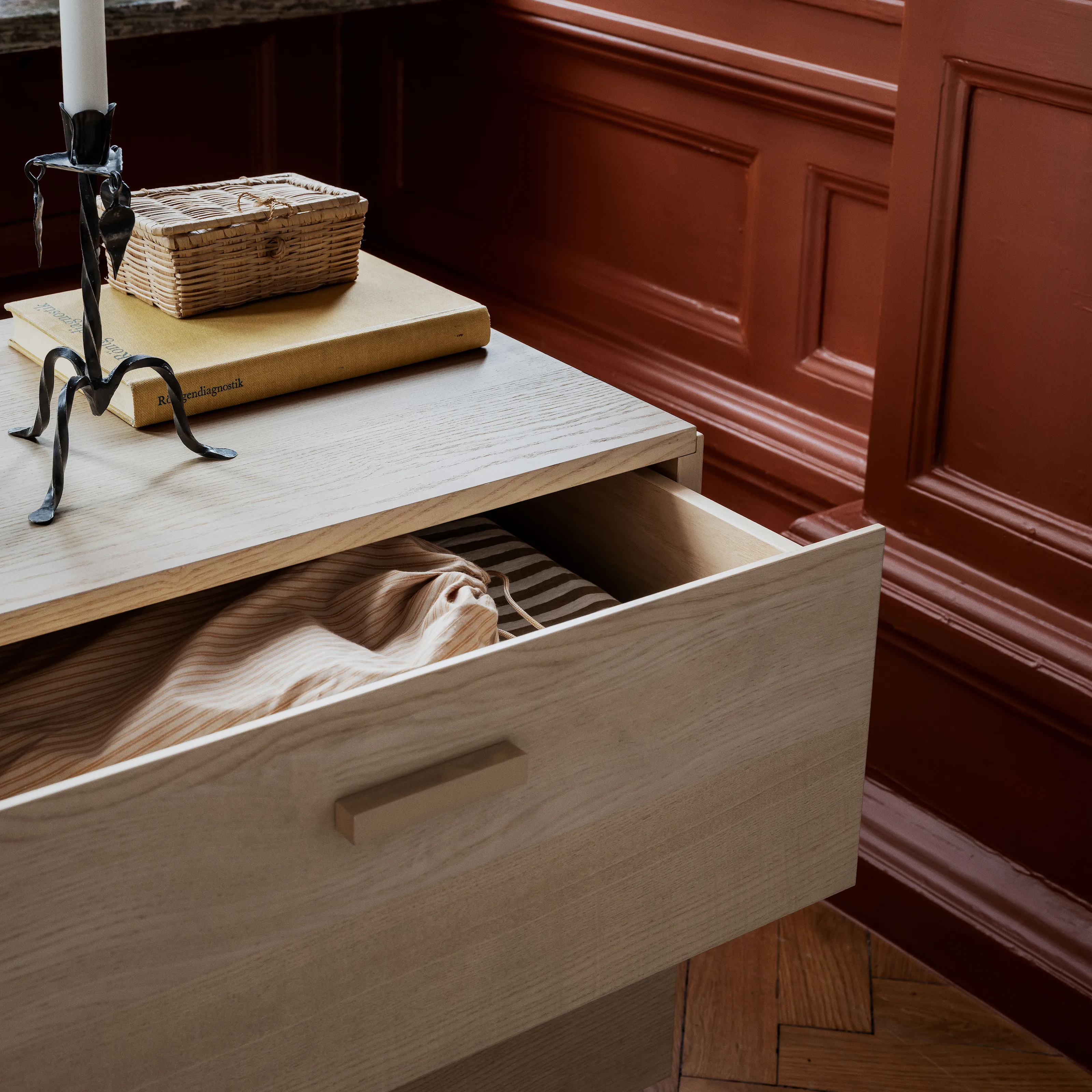 Relief Chest of Drawers Low Legs - 3