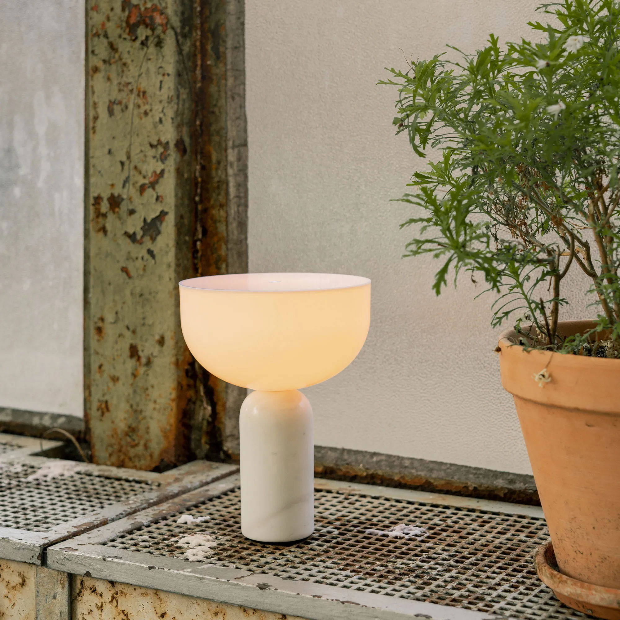 Kizu Portable Table Lamp - 8