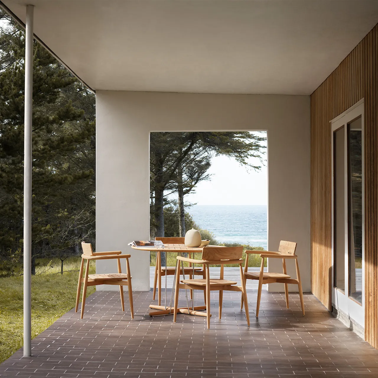 E022 Embrace Outdoor Dining Table