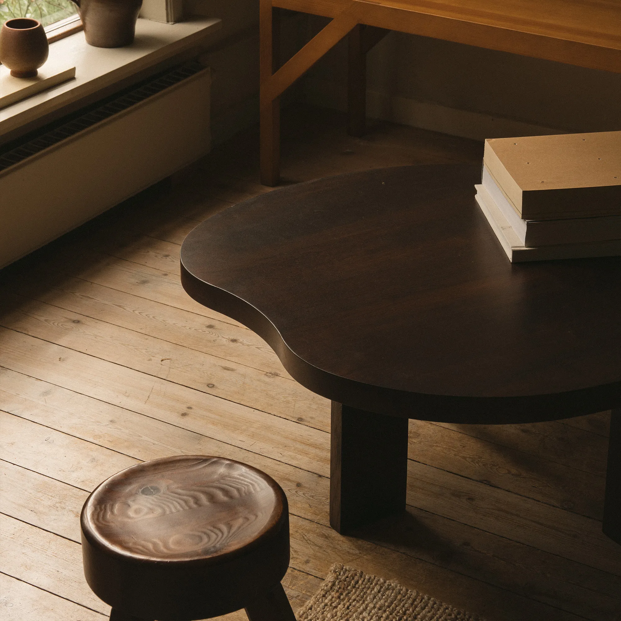 Farmhouse Pond Coffee Table - 12
