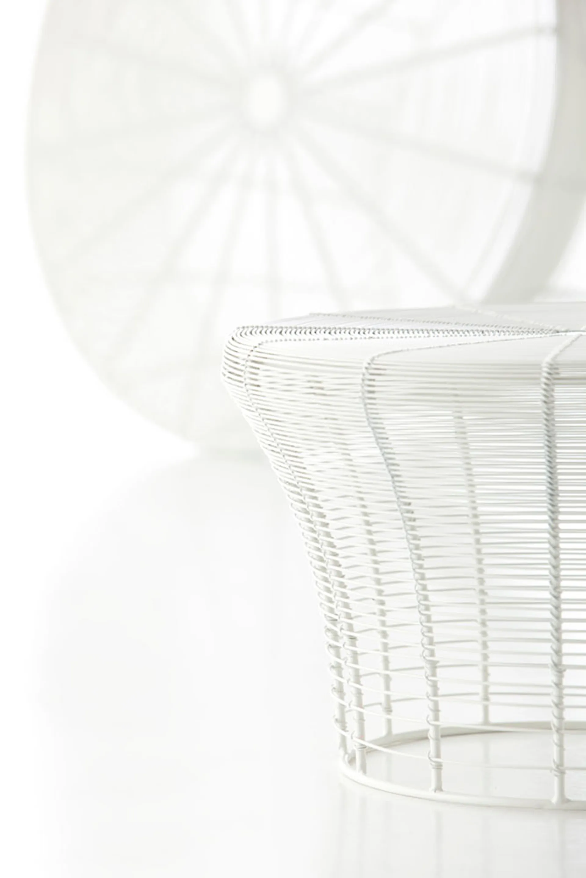 Aram Stool White - GAN - Nendo - NO GA