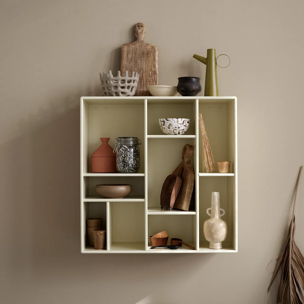 Montana Selection Compile Wall Shelf